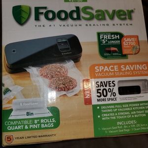 Vacuum sealing system for food